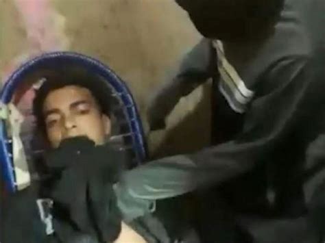 portal zacarias cortando a cabeça|Terror na vida real: membros de facção arrancam cabeça de jovem.